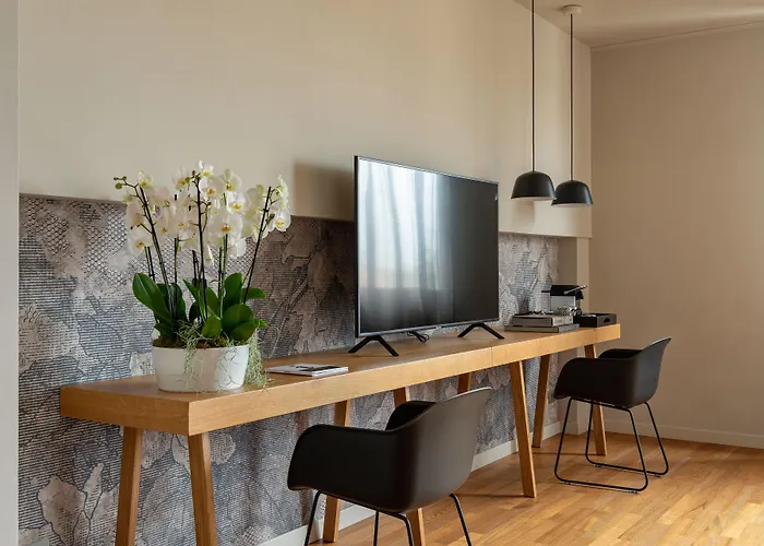 Ξενοδοχείο Leopardi 4*