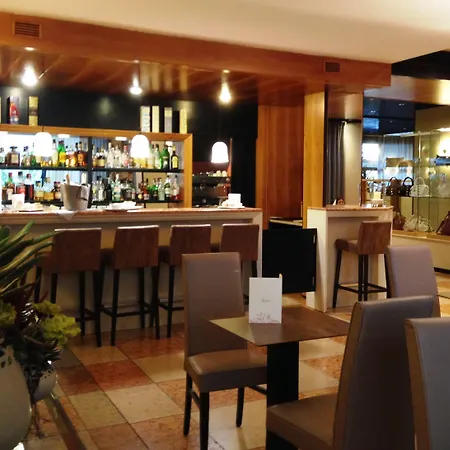 レオパルディ 4*