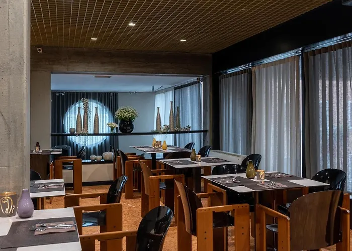 酒店 莱奥帕尔迪酒店 4*